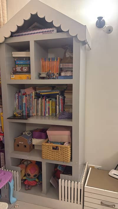 Custom House-Shaped Bookshelf & Toy Organizer