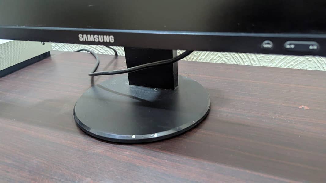 monitor 3