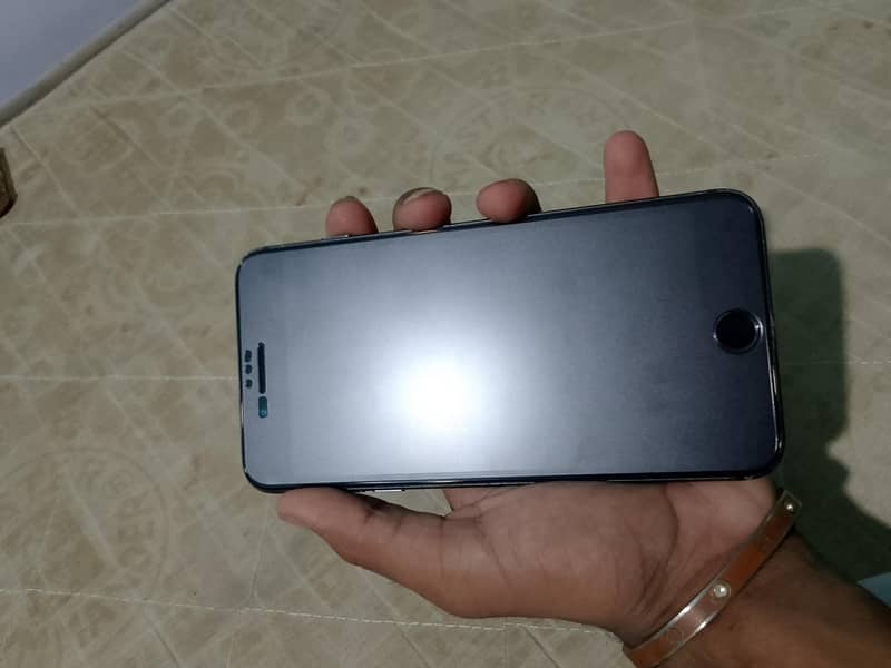 Apple iPhone 7 Plus 0