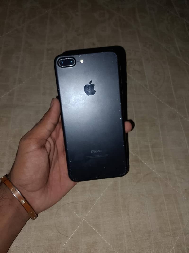 Apple iPhone 7 Plus 1