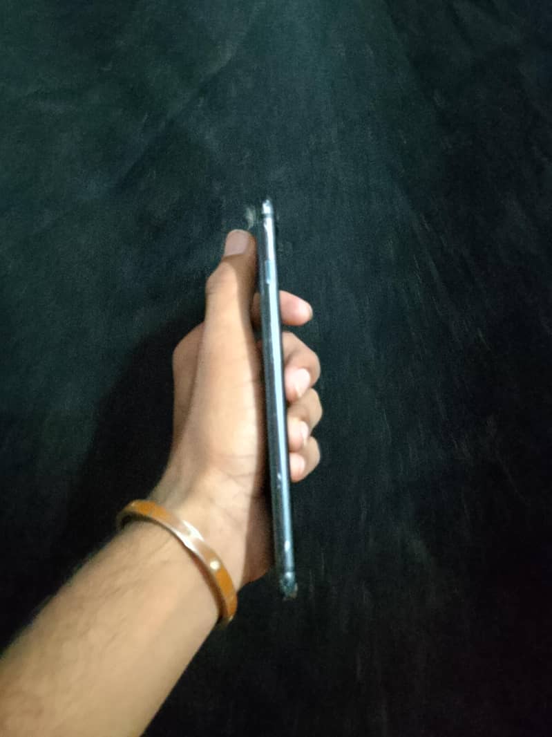 Apple iPhone 7 Plus 2