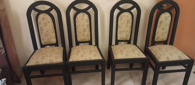 04 Dining Chairs
