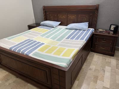 King bed with 4 drawers