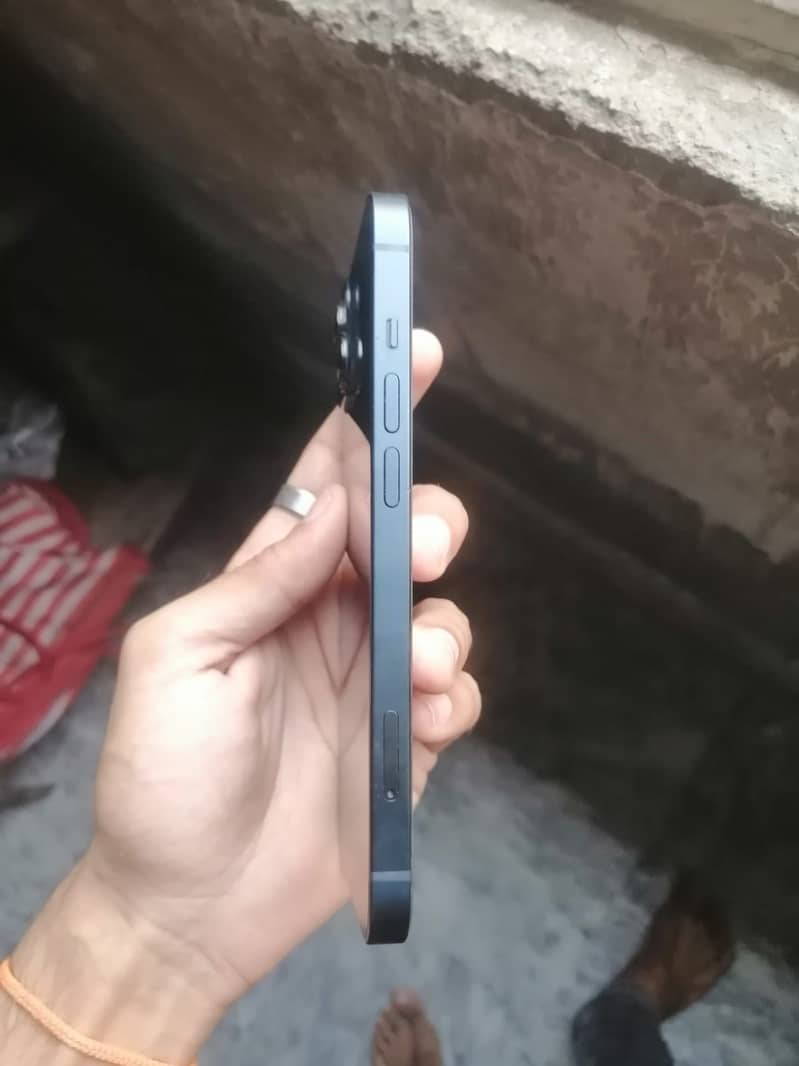 Apple iPhone 13 1