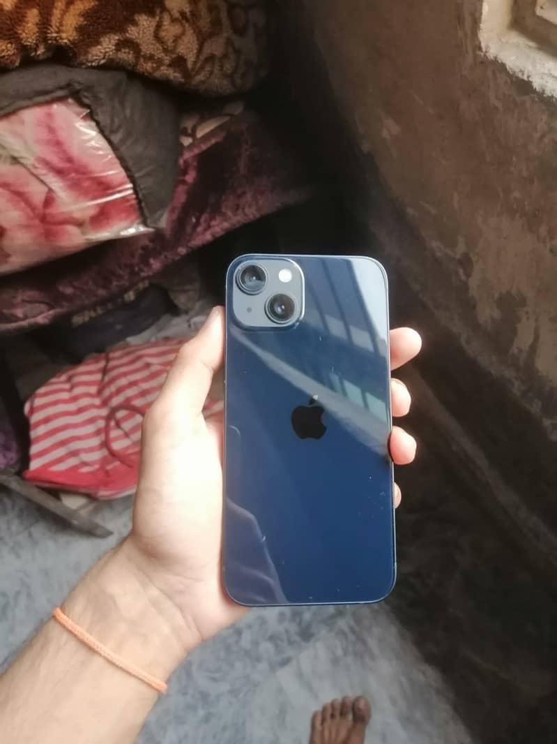 Apple iPhone 13 2