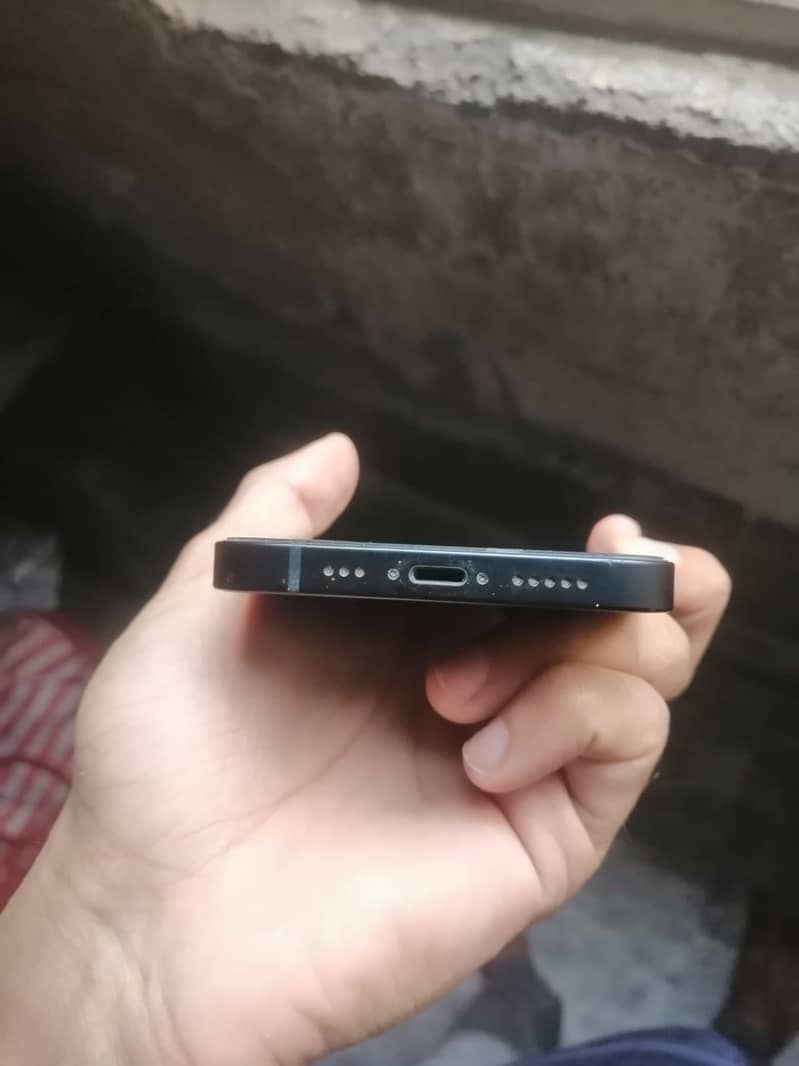 Apple iPhone 13 3