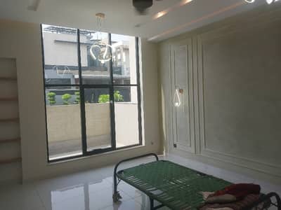 "10 Marla Double Unit 5 Bedroom House for Sale in Bahria Town Overseas Sector 5 Servant Room, Prime Location & Modern Finishing"