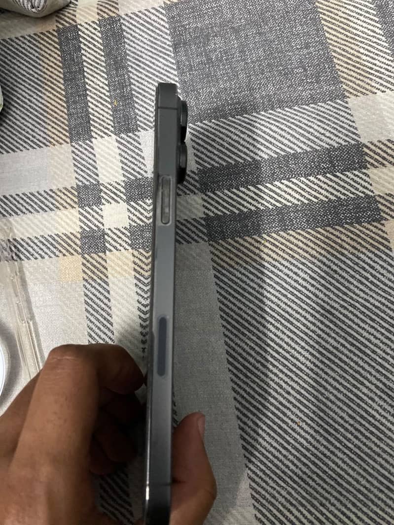 iPhone 13 Pro Max 4