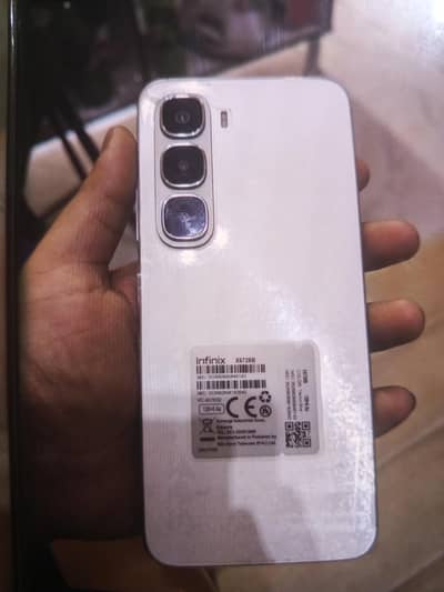 hot 60 8 12.  gb 128 with box