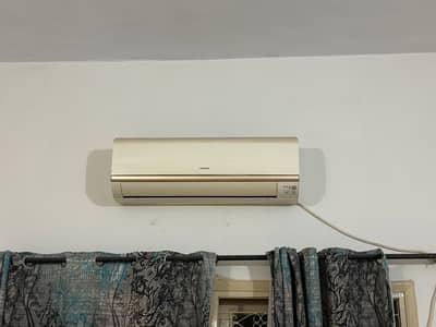 Hitachi  1.5 non inverter