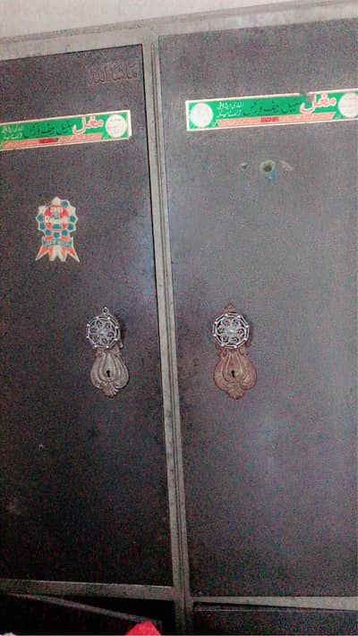 100 kg heavy duty steel almarih only serious buyers can contact