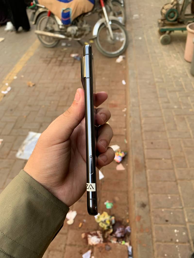 Google pixel 8 pro 2