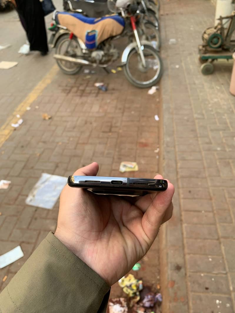 Google pixel 8 pro 3