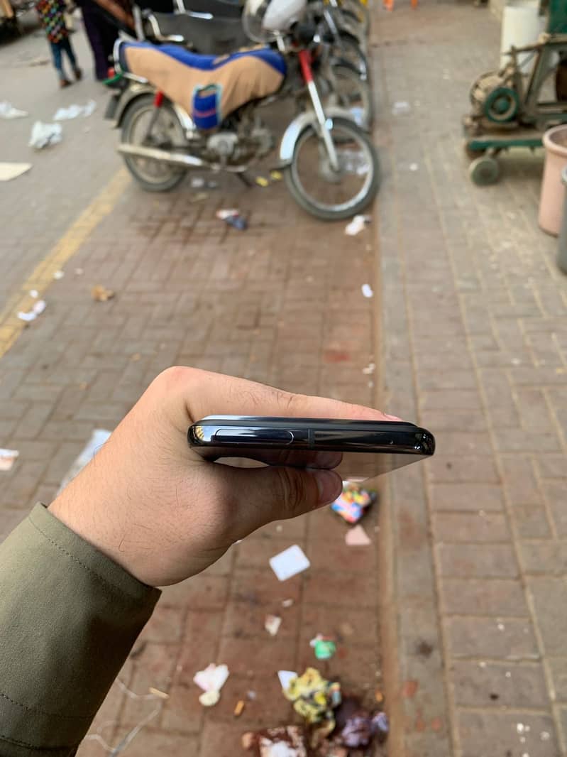 Google pixel 8 pro 4