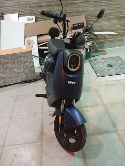 Evee sonic electric scooty