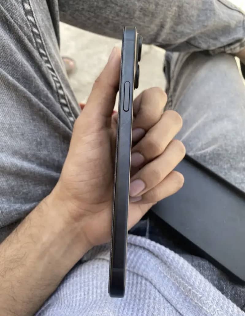 Apple iPhone 15 plus 2