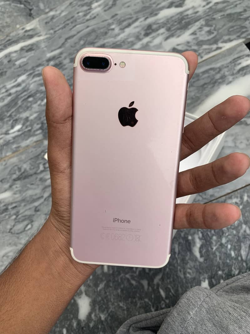 Apple iPhone 7 Plus 128 gb 1