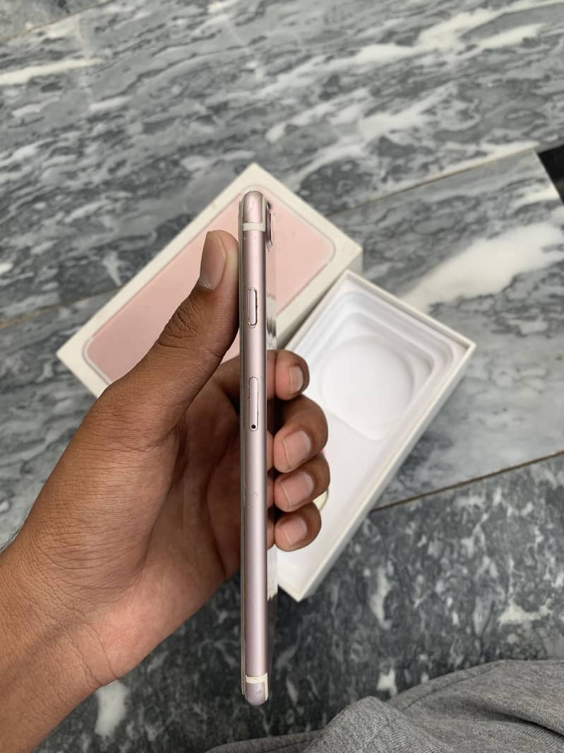 Apple iPhone 7 Plus 128 gb 4