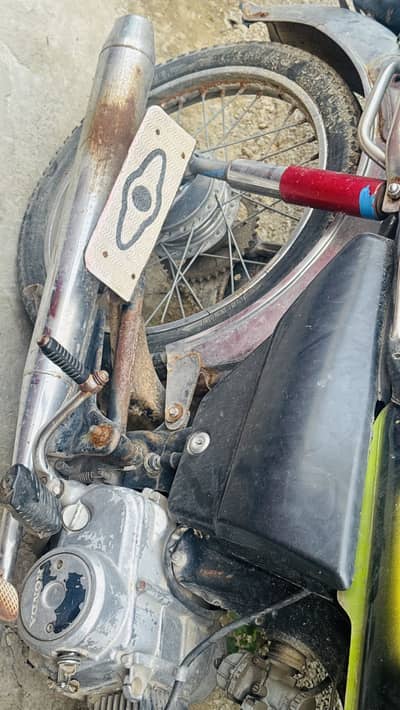 CD 70 bike for spare parts