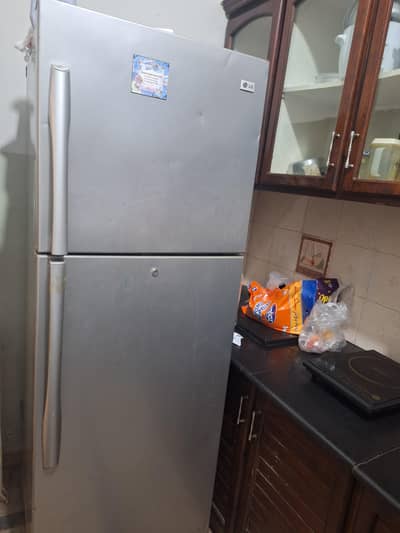 Full Size LG inverter No Frost 1.8 units Per day