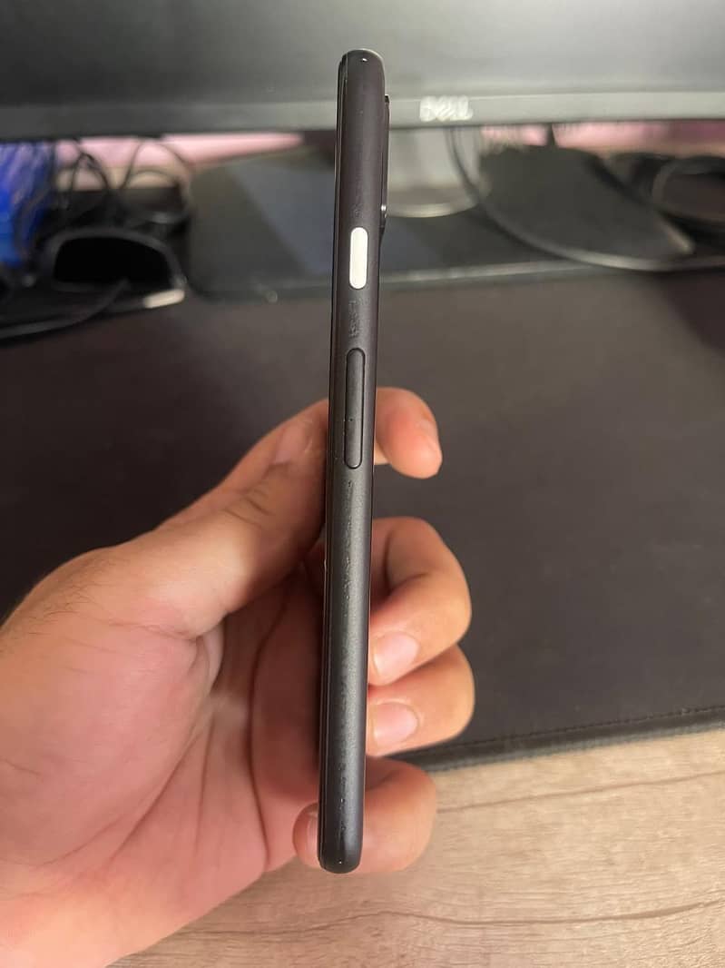 Google Pixel 4 3