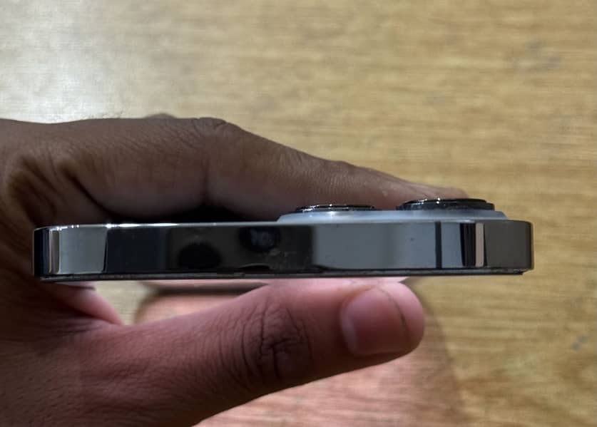 iPhone 13 Pro Max 4
