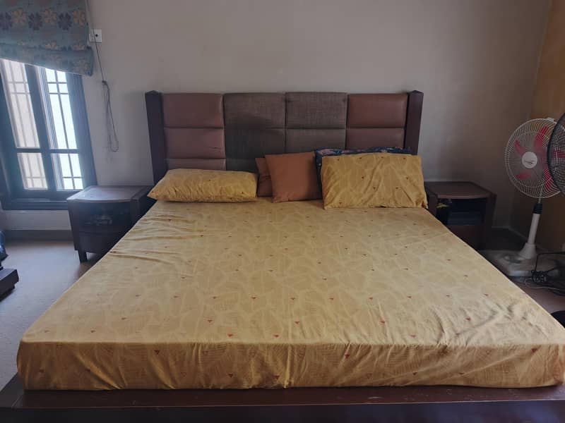 king size bed 0