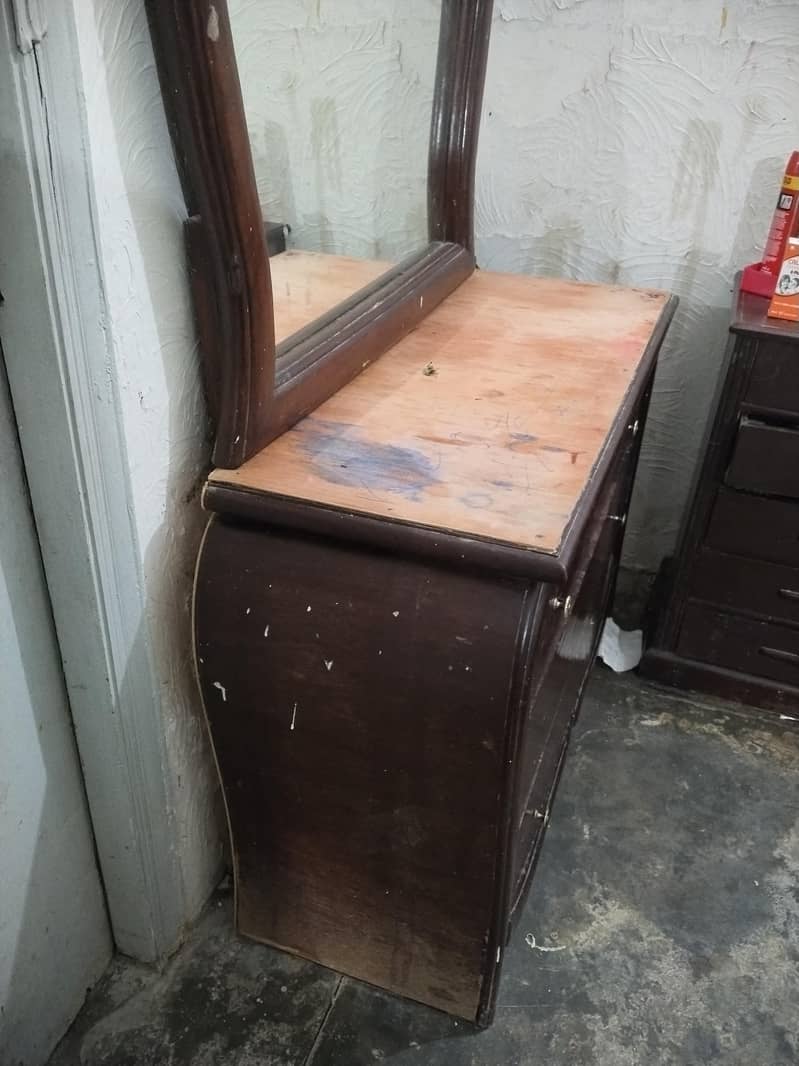 Dressing Table 0