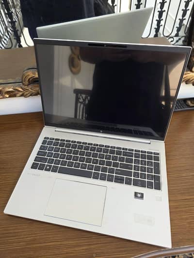 hp elitebook 860 G9 i7 12th