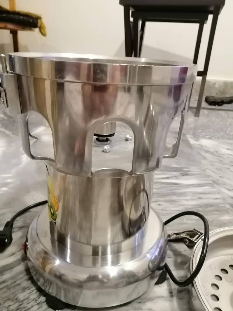 juicer machine 4