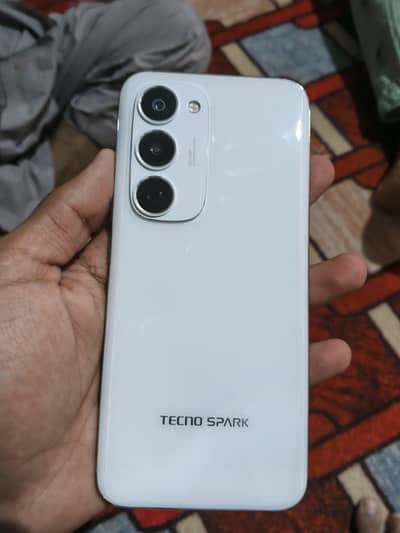 Tecno Spark 40 Pro plus