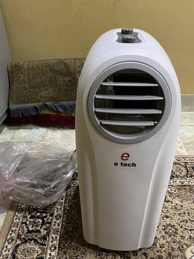 10/10 condition useful for room easily moveable and low voltage