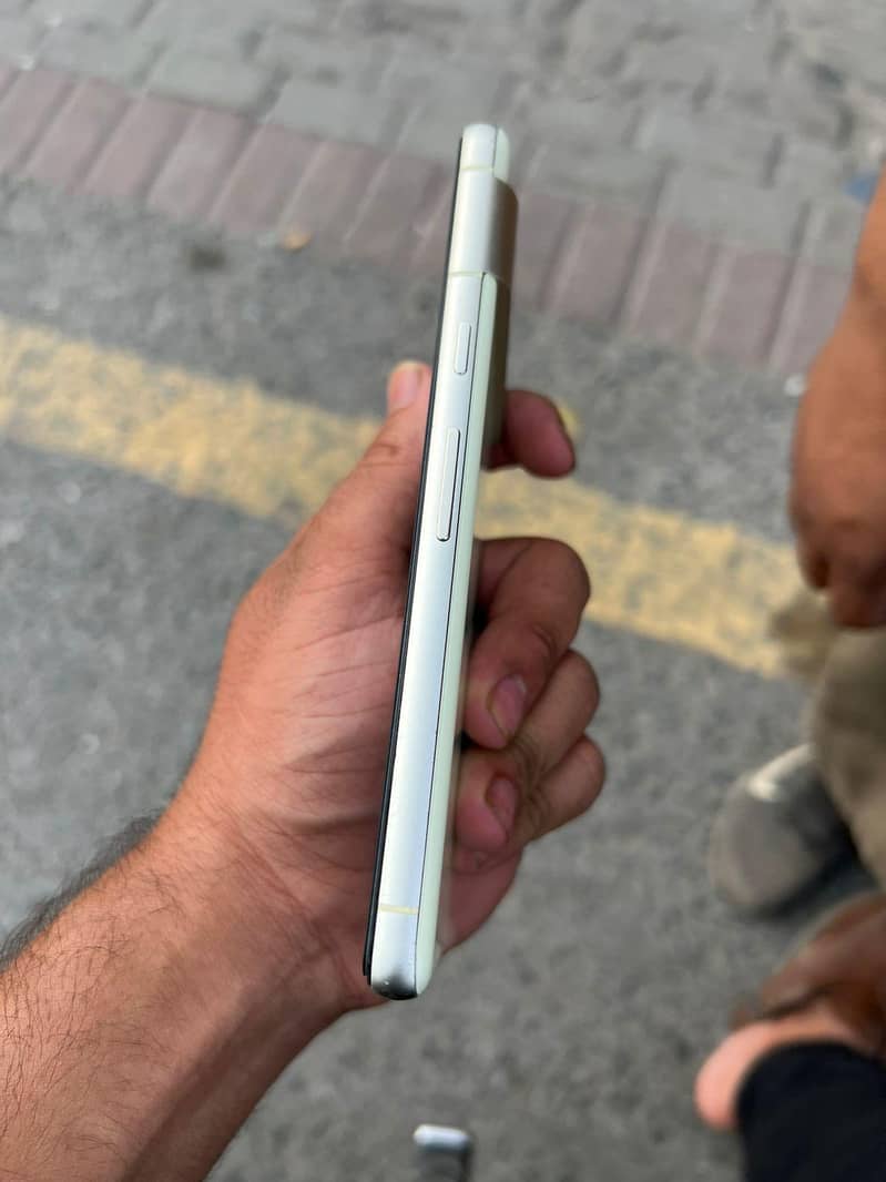 Google Pixel 7 3