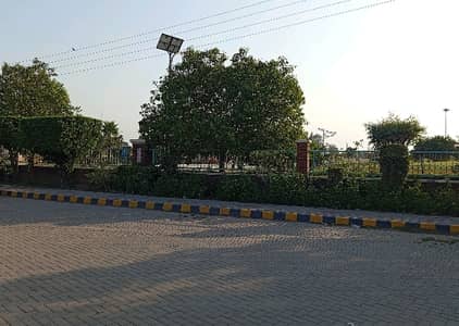 Prime Location Central Park - Block B Commercial Plot Sized 8 Marla For sale
