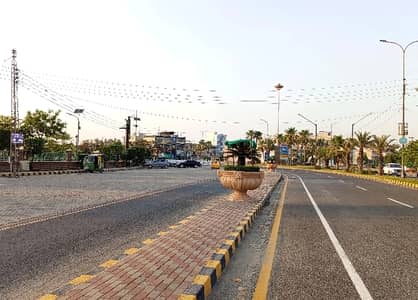 A Palatial Residence For Prime Location sale In Central Park - Block D Lahore