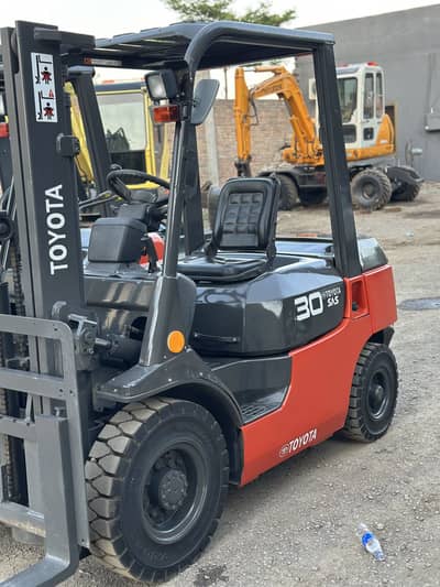 Toyota Fork lifter. Fresh import 2026.