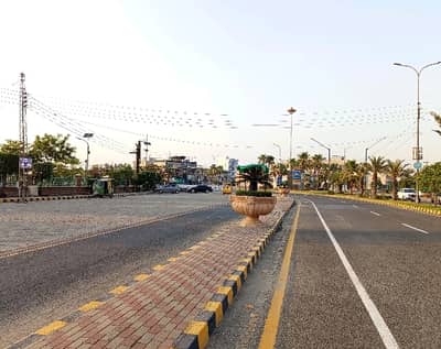 Prime Location Residential Plot Of 5 Marla Available In Central Park - Block A1