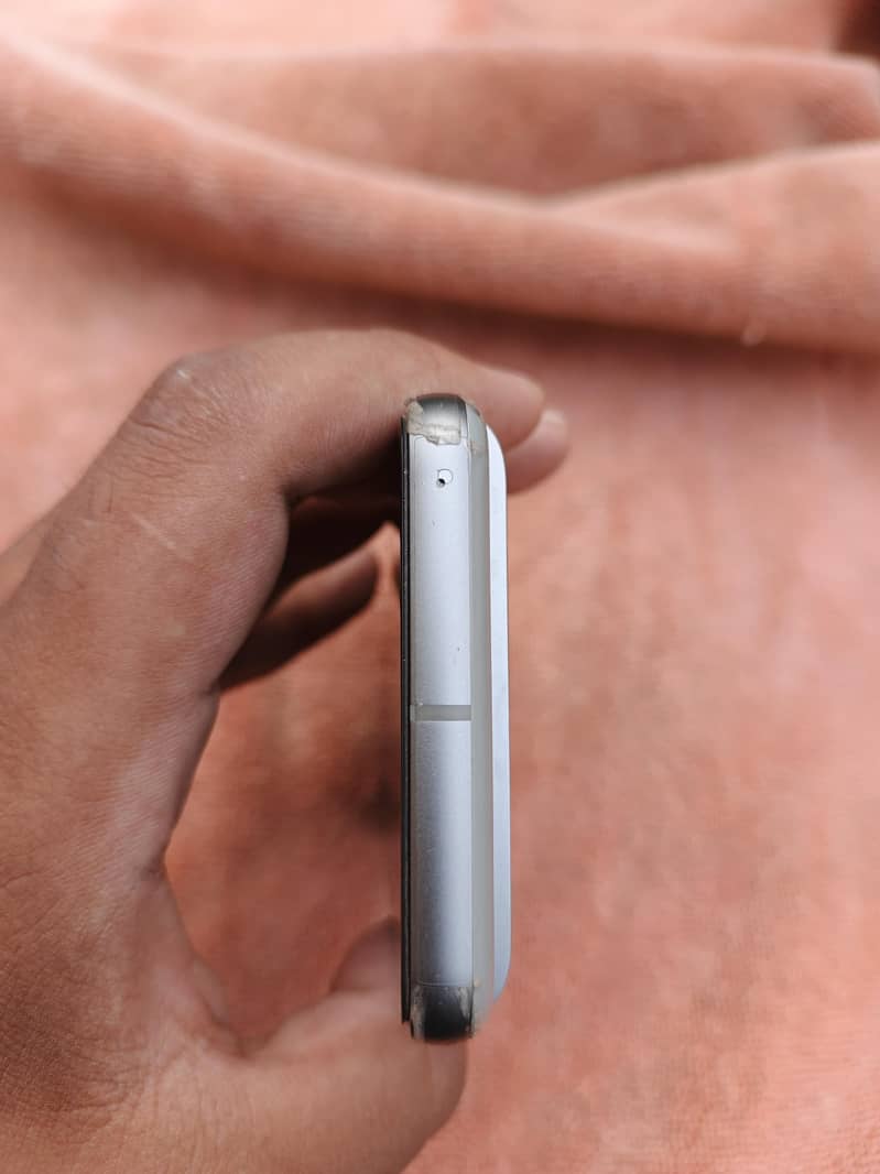 Google Pixel 8 5