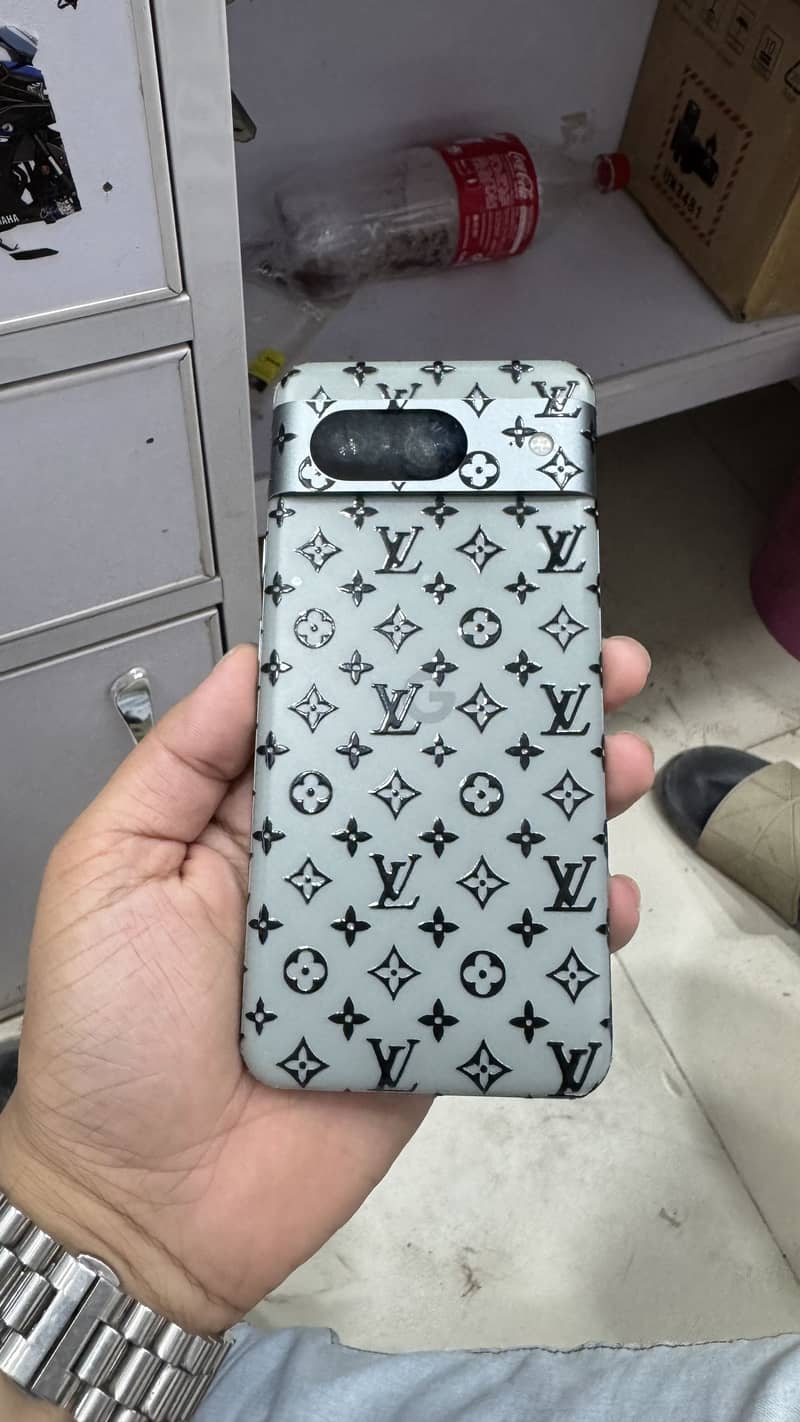 Google Pixel 8 1