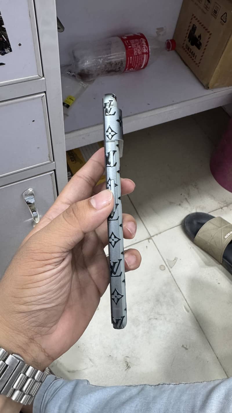 Google Pixel 8 5