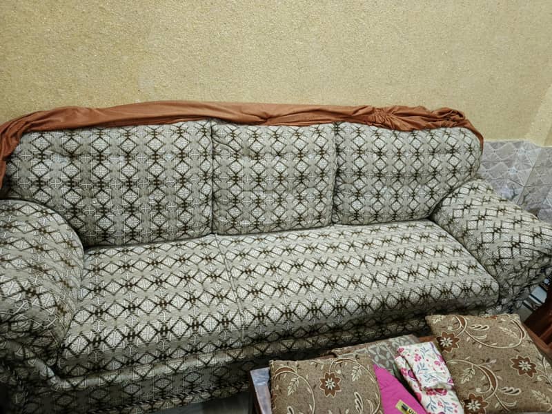 05 Seeter Sofa set Good condition 1