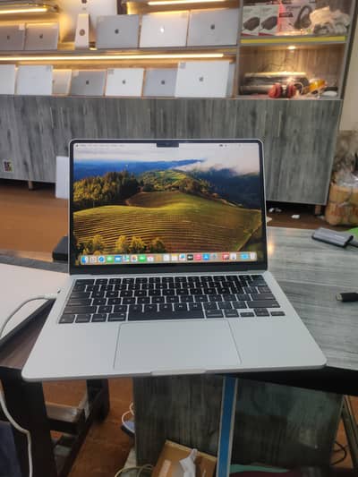 M2 Air 13inch 8gb ram 256 SSD