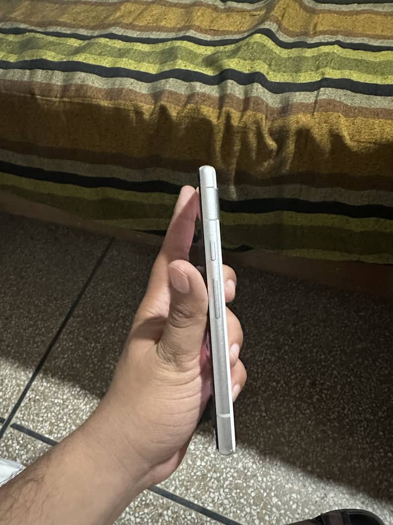 Google Pixel 7a 11