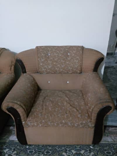 3 seater + 1 seater + 1 seater sofa set for urgent sale condition good