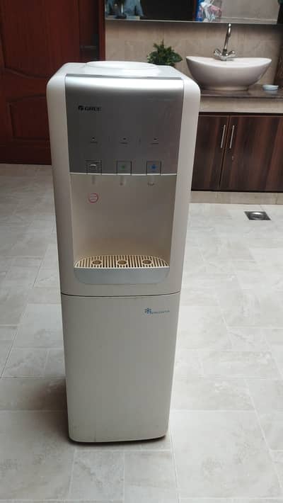 Gree water Dispenser for sale