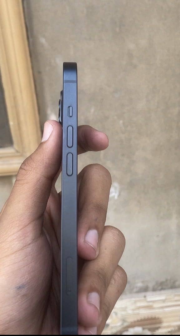 Apple iPhone 13 (simple) 6