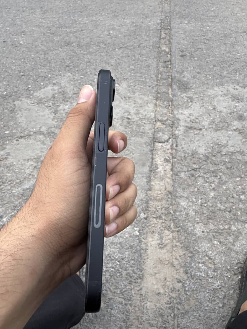 Apple iPhone 15 3