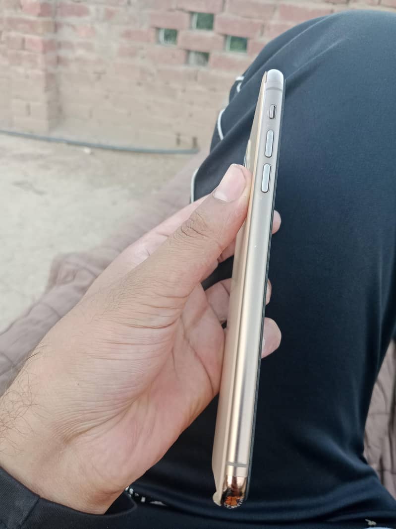 Apple iPhone 11 Pro Max 1