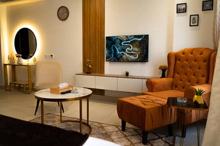 Luxury Apartment Available on per day rent Gold Crest DHA
