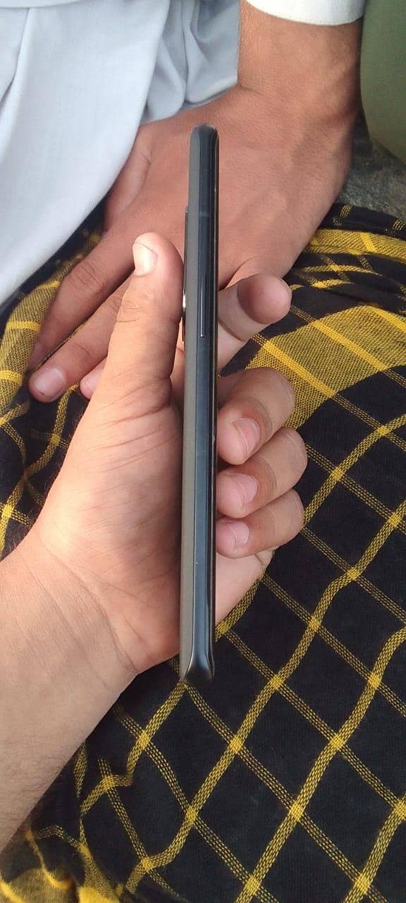 One Plus 10 Pro 4